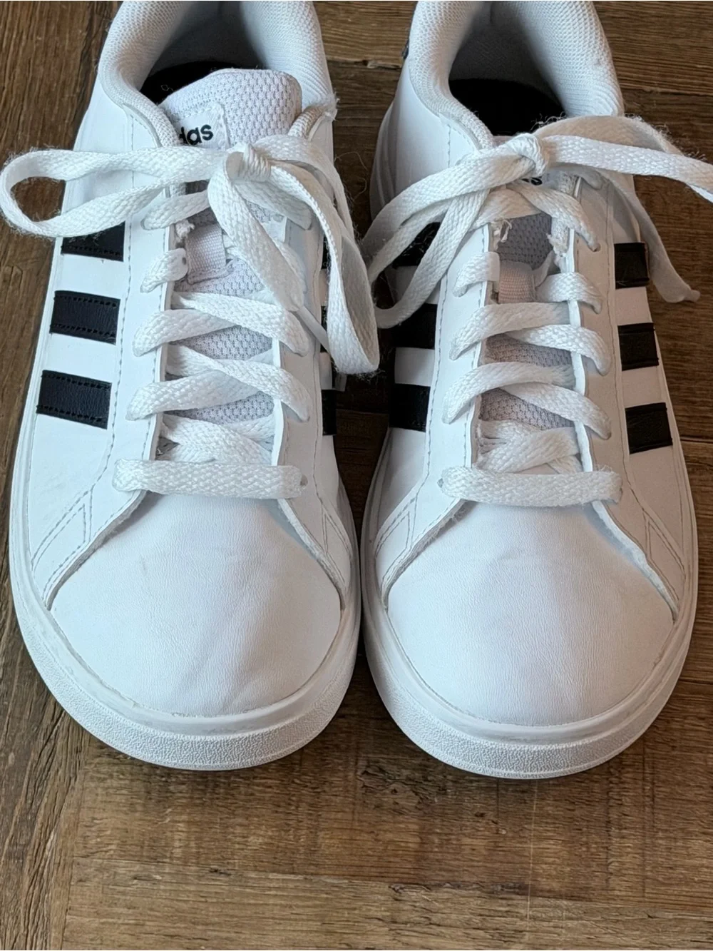 Adidas Grand Court 2.0 Sneakers. Kid’s Sz.3.5 Black | White | Preppy | Classic